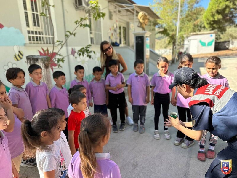 Doğaya Vefa, Geleceğe Nefes: Aydın’da Jandarma ve Öğrencilerden Doğaya Yeşil Katkı