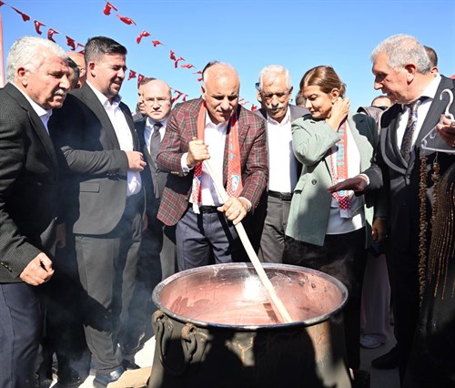Vali Zorluoğlu Çüngüş'te: Birlik Ve Üretim Vurgusu