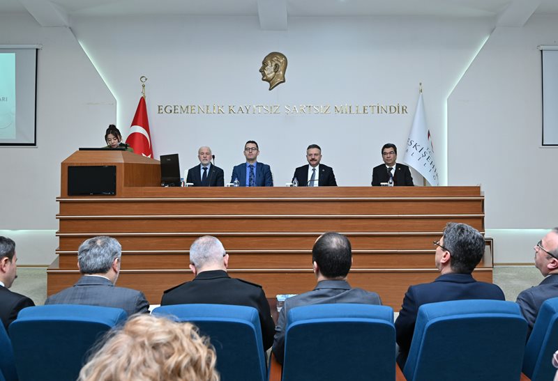 İl Sağlık Hizmetleri Değerlendirme Toplantısı Valimiz Sayın Hüseyin Aksoy başkanlığında ilgili kamu kurum yetkililerinin katılımıyla gerçekleştirildi