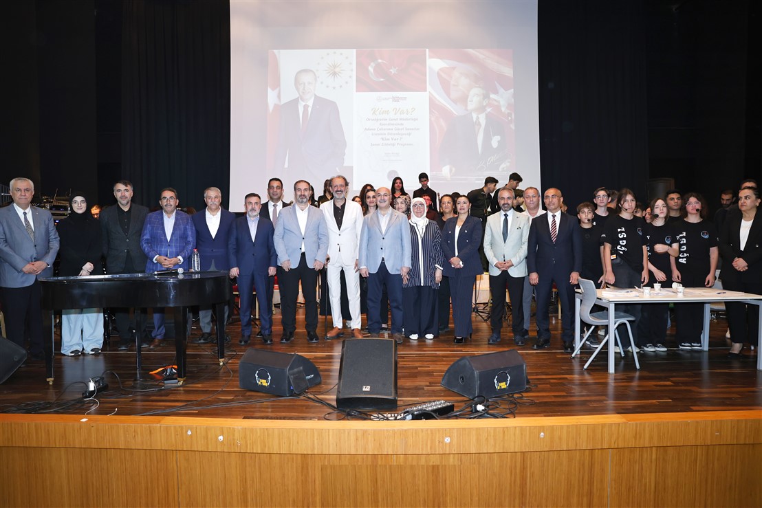 Vali Köşger "Kim Var?” İsimli Sanat Etkinliğini İzledi