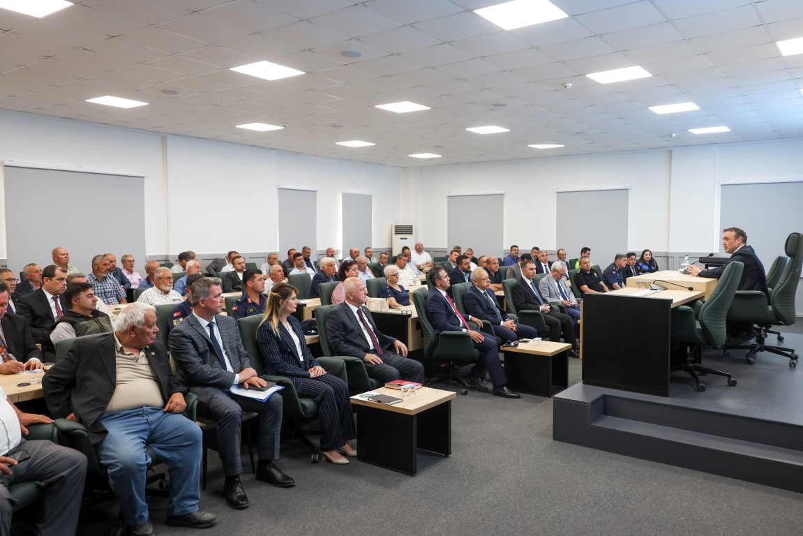 VALİ SÖZER MUHTARLARLA BULUŞTU