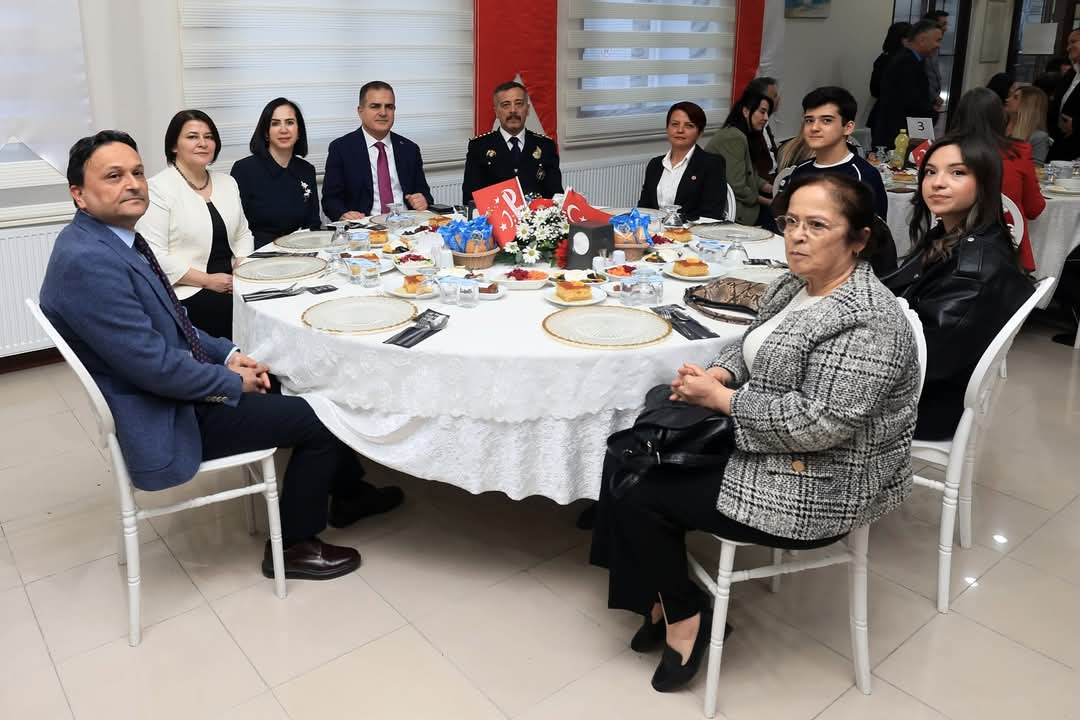 Valimiz Sayın Dr. İdris Akbıyık  ve Eşi Sevim Akbıyık Hanımefendi, Muğla İl Emniyet Müdürlüğü Tarafından Düzenlenen İftar Programına Katıldı