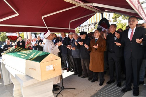Vali Soytürk ve eşi Nurdan Soytürk Hanımefendi Nursen Erken’in Cenaze Törenine Katıldı