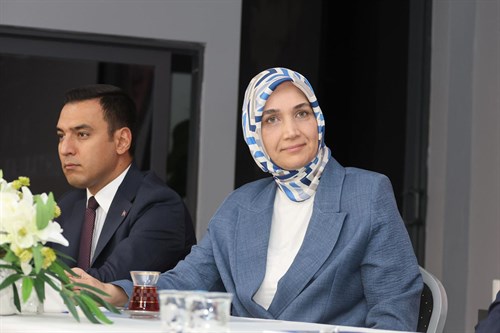 Vali Yiğitbaşı Dinar İlçesinde Muhtarları Dinledi