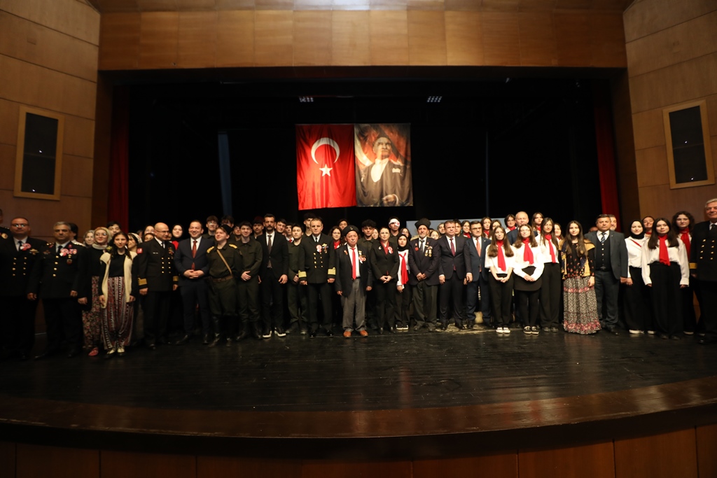 18 Mart Şehitleri Anma Günü ve Çanakkale Zaferi’nin 110. Yıl Dönümü Münasebetiyle Kültür Merkezinde Anma Programı Düzenlendi