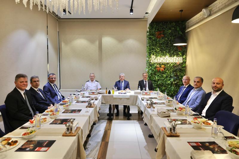 Vali Doğan, İl Jandarma Komutanı Kd. Alb. Nejdet Karaca İçin Düzenlenen Veda Yemeğine Katıldı