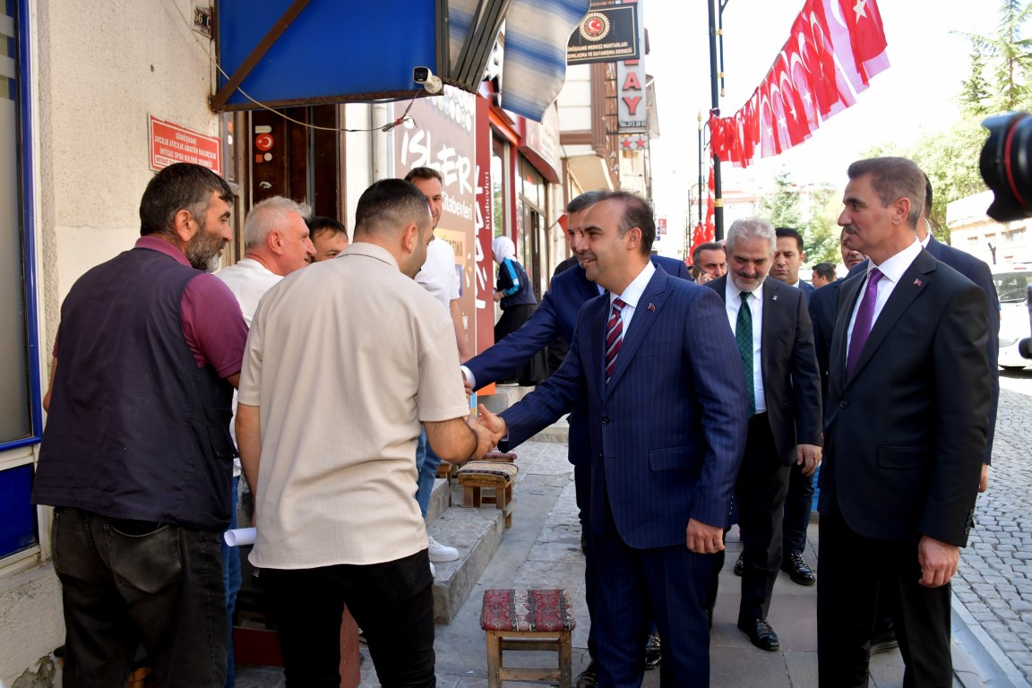 Sanayi ve Teknoloji Bakanı Kacır Gümüşhane’de Vatandaşlarla Bir Araya Geldi