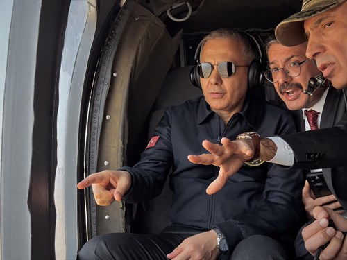 İçişleri Bakanımız Sayın Ali Yerlikaya, Hakkâri’ye Gelerek Sınır Hattında İncelemelerde Bulundu