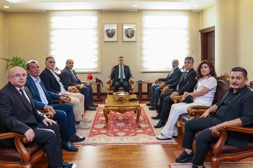 VALİMİZ SAYIN ATİLLA TOROS, ‘19 EKİM MUHTARLAR GÜNÜ’ KAPSAMINDA İDARE VE DENETİM MÜDÜRÜ MEHMET AKDOĞAN VE MUHTARLARDAN OLUŞAN HEYET İLE GÖRÜŞTÜ
