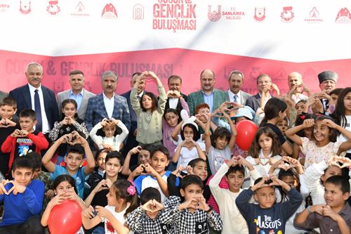 Şanlıurfa Çocuk ve Gençlik Buluşması Binlerce Çocuk ve Genci Bir Araya Getirdi