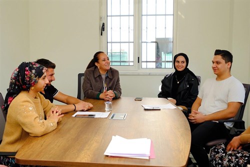 VALİ TÜLAY BAYDAR BİLGİHAN AİLE AKADEMİSİNİ ZİYARET ETTİ