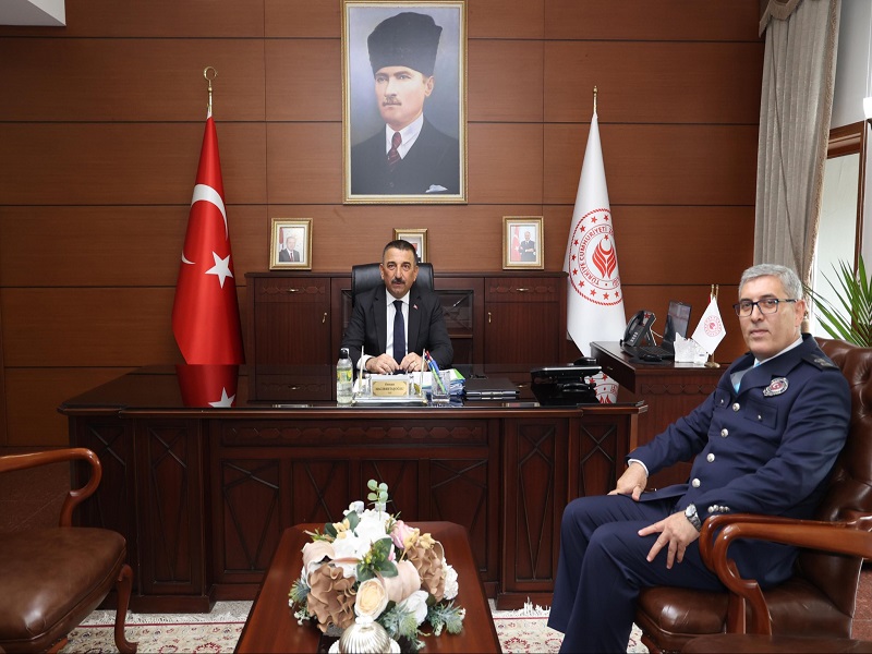 Vali Osman Hacıbektaşoğlu, Gümrük Muhafaza Kaçakçılık ve İstihbarat Müdürü Şaban Cebeci’yi Kabul Etti