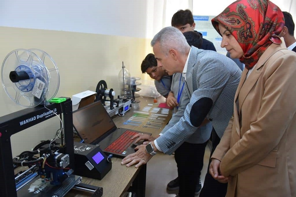Fikirlerin Gerçeğe Dönüştüğü TÜBİTAK 4006 Bilim Fuarı Heyecanı