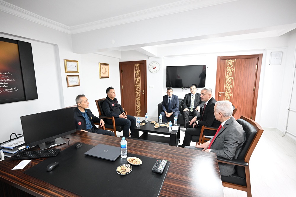 Vali Turan, İl Göç İdaresi Müdürlüğüne ziyarette bulundu…