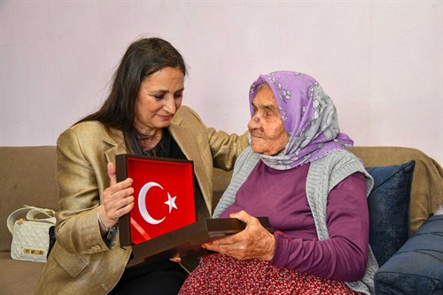 VALİMİZ SAYIN ATİLLA TOROS'UN EŞİ DUDU İREM TOROS HANIMEFENDİ, ŞEHİT UZMAN ÇAVUŞ HASAN KESKİN’İN AİLESİNİ ZİYARET ETTİ