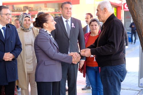VALİ TÜLAY BAYDAR BİLGİHAN’DAN GAZİ CADDESİ ESNAFINA ZİYARET