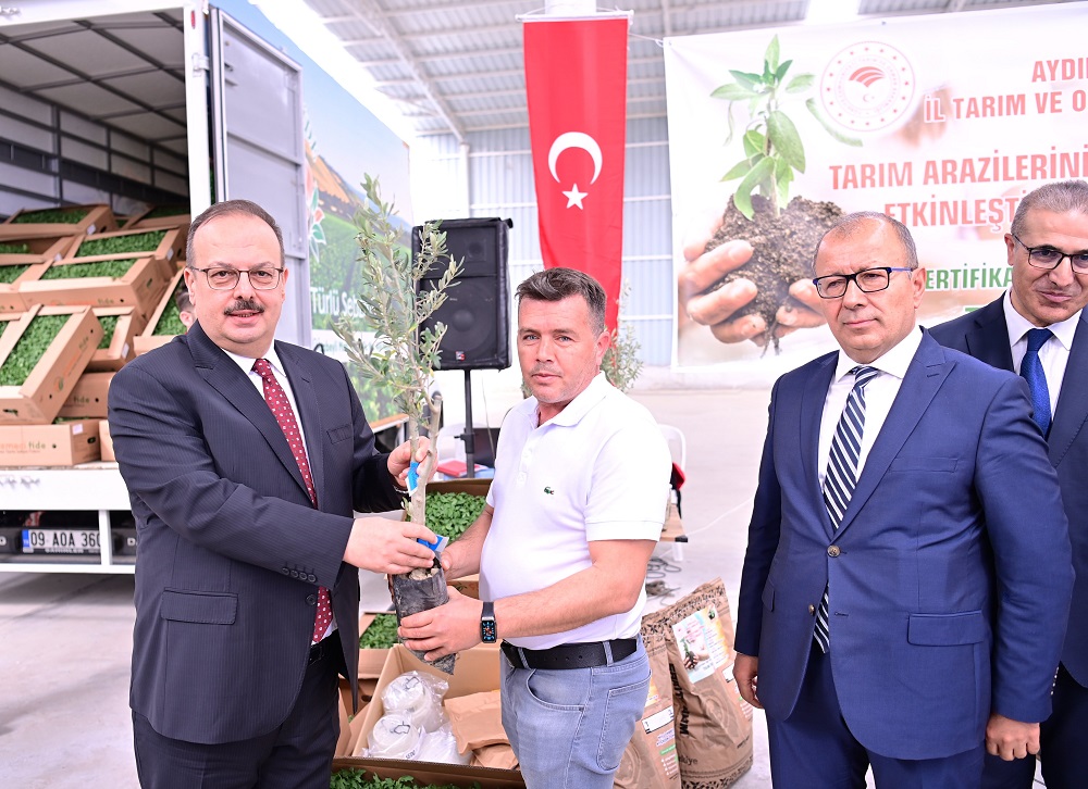 Valimiz Yakup Canbolat Fide, Fidan, Tohum Dağıtım Törenine Katıldı