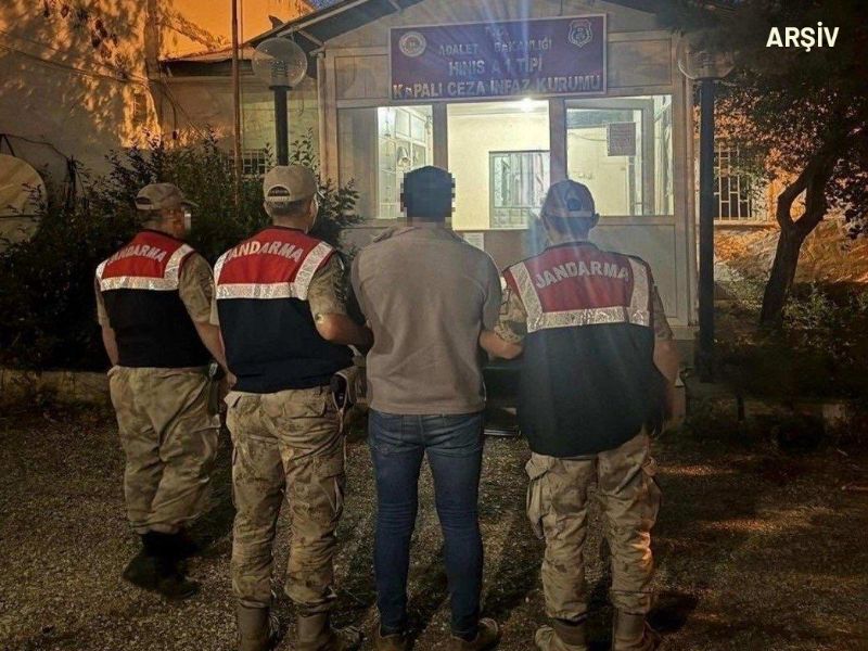 Erzurum’da Jandarmadan Başarılı Operasyonlar: 65 Aranan Şahıs Yakalandı