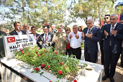 15 Temmuz Şehitleri Diyarbakır’da Dualarla Anıldı