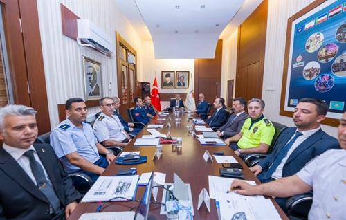 İl Güvenlik ve Asayiş Koordinasyon Toplantısı Valimiz Sayın Hüseyin Aksoy başkanlığında gerçekleşti.