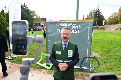 Valimiz Sayın Hüseyin Aksoy, YeşilayFest Kapsamında Kurum Stantlarını Ziyaret Etti