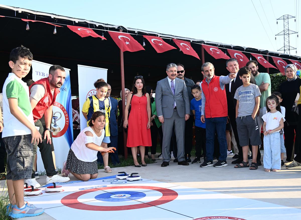 Vali Yılmaz, Şehitlerimizin ve Gazilerimizin Çocukları için Düzenlenen "Çocuklar ile Geleneksel Spor Etkinliği"nde Çocuklarımızla Bir Araya Geldi