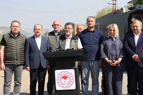 Tarım ve Orman Bakanımız Sayın  İbrahim Yumaklı Yangın Bölgesinde Açıklamalarda Bulundu.