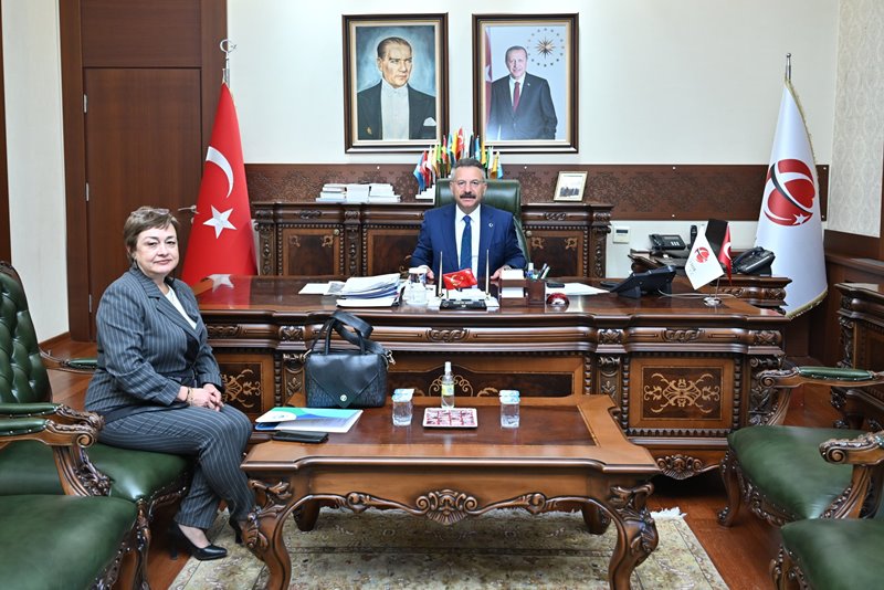 Odunpazarı Belediye Başkan Yardımcısı Figen Engin Valimiz Sayın Hüseyin Aksoy’u ziyaret etti.