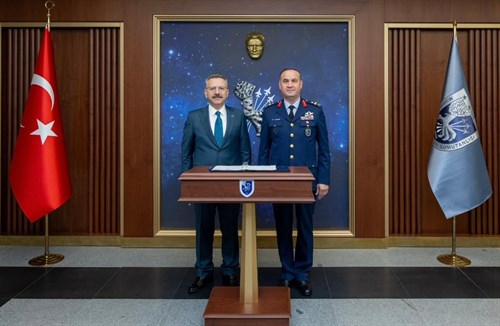 Valimiz Sayın Hüseyin Aksoy, Hava Korgeneral Rafet Dalkıran'a iade-i ziyarette bulunarak hayırlı olsun dileklerini iletti.