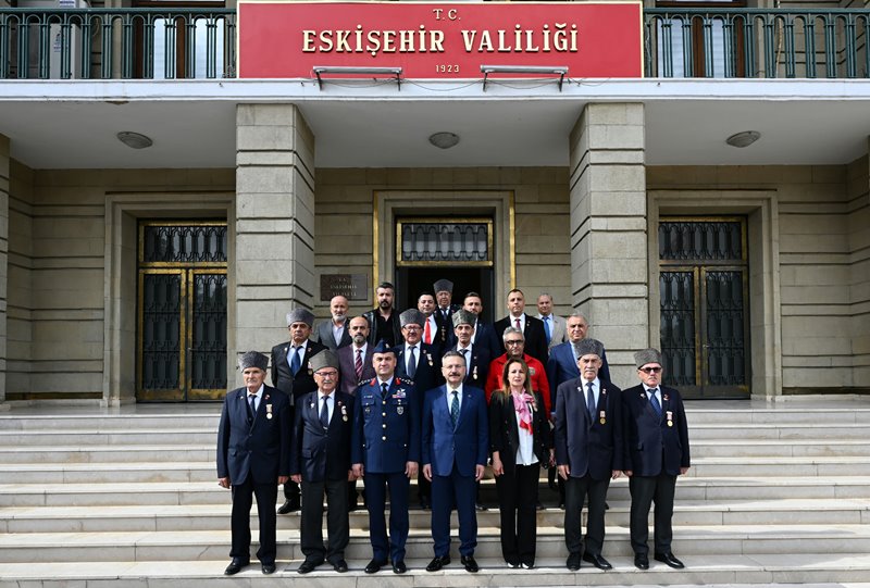 Valimiz Sayın Hüseyin Aksoy, Gaziler Günü dolayısıyla gazilerimizi makamında ağırladı