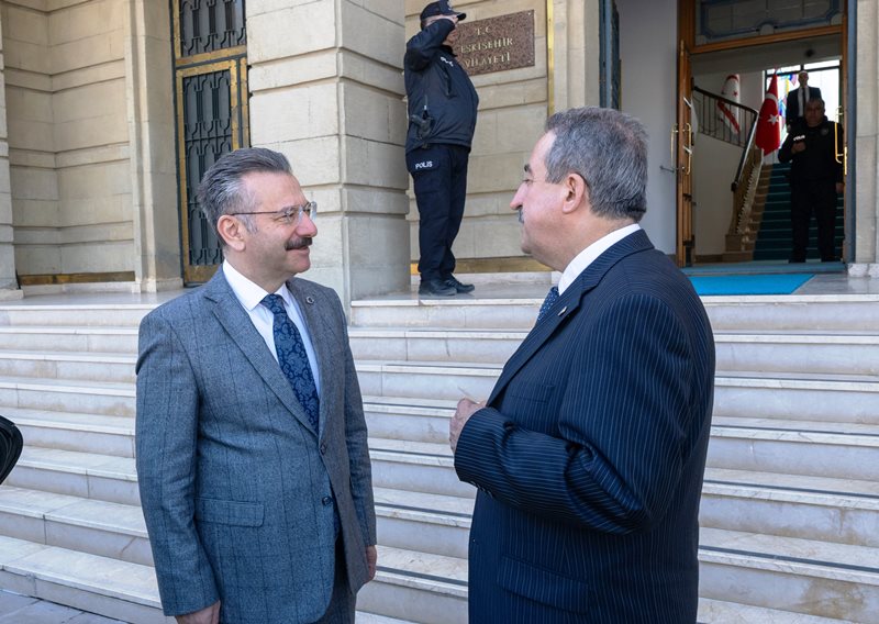 Anayasa Mahkemesi Üyesi E. Vali Doç. Dr.  Recai Akyel, Valimiz Sayın Hüseyin Aksoy'u ziyaret etti.