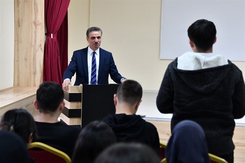 Vali Baruş öğrencilerle bir araya geldi