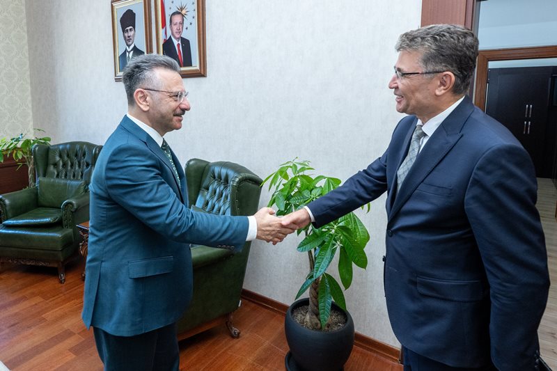 Türk Dil Kurumu Başkanı Prof. Dr. Sayın Osman Mert, Valimiz Sayın Hüseyin Aksoy'u ziyaret etti.