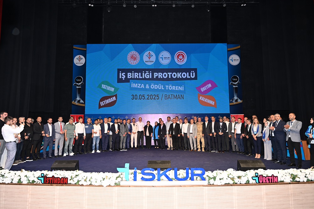İşbaşı Eğitim Programı Protokol Töreni  ve İstihdam Şampiyonlarına ödül Töreni Gerçekleştirildi