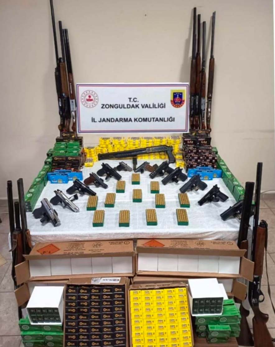 Zonguldak İl Jandarma Komutanlığınca Çaycuma’da Silah ve Mühimmat Kaçakçılığına Yönelik Operasyon Gerçekleştirildi