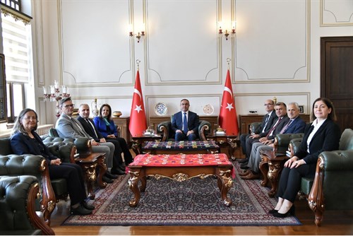 Vali Soytürk SGK İl Müdürü Alan ve Beraberindeki Heyeti Makamında Kabul Etti