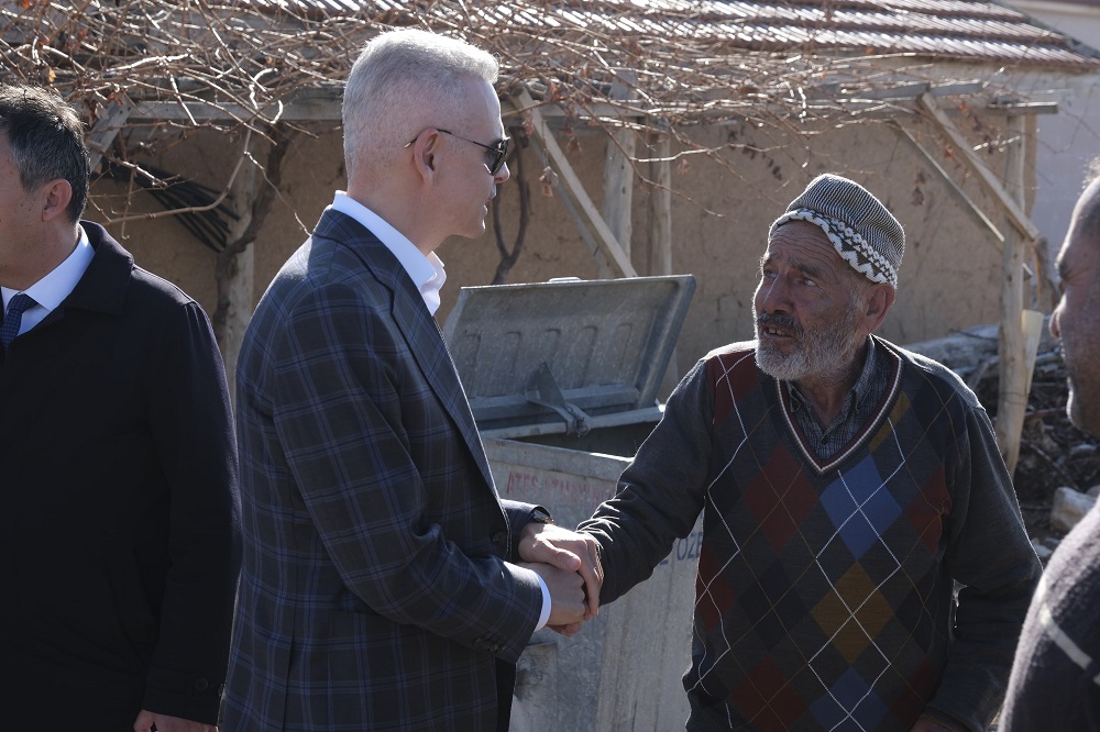 Alaçatı, Yollarbaşı ve Çakırbağ Esentepe Mahallesine Doğalgaz Müjdesi