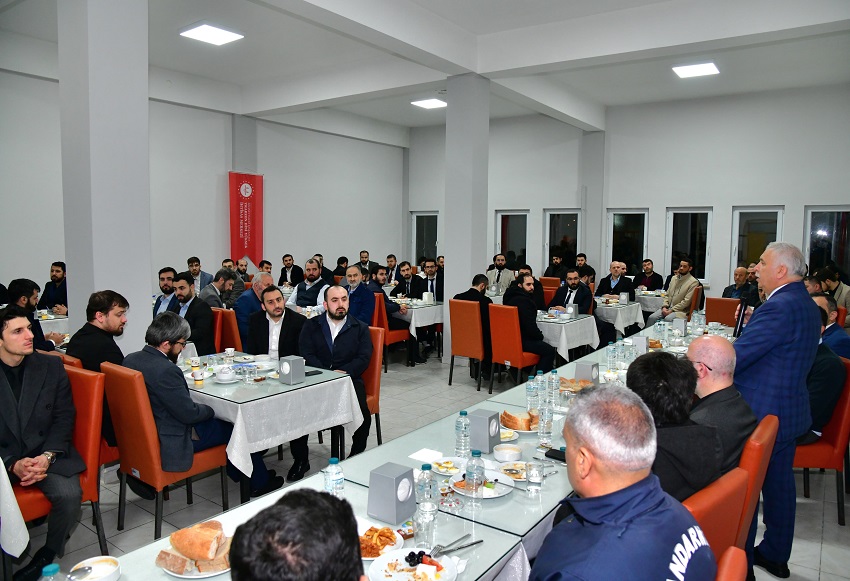 Vali Yıldırım Dini İhtisas Merkezi'nde Sahur Programına Katıldı 