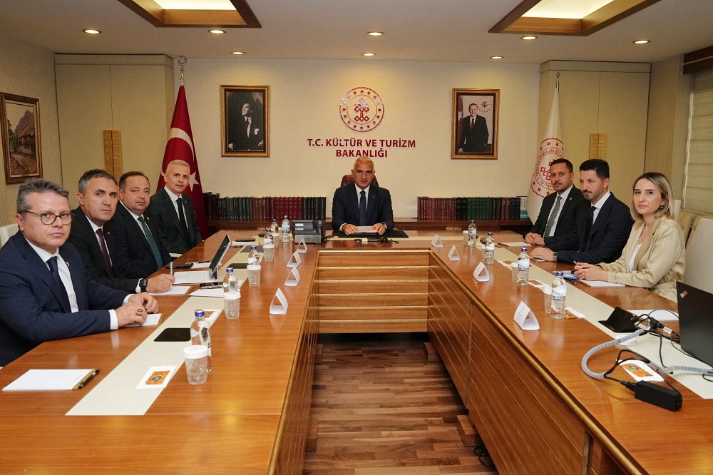 Valimiz Sayın Mehmet Fatih ÇİÇEKLİ, Kültür ve Turizm Bakanımız Sayın Mehmet Nuri ERSOY İle Bir Araya Geldi