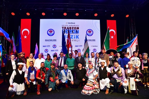 Vali Aziz Yıldırım, Uluslararası Trabzon Horon ve Müzik Festivali Açılışına Katıldı