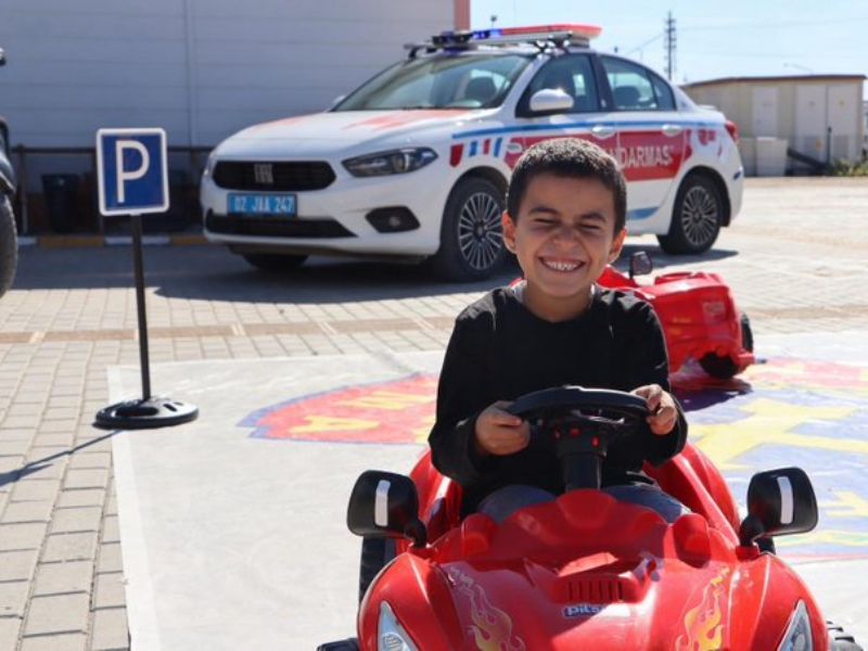Adıyaman’da Jandarma Ekiplerinden Öğrencilere Trafik Eğitimi Verildi