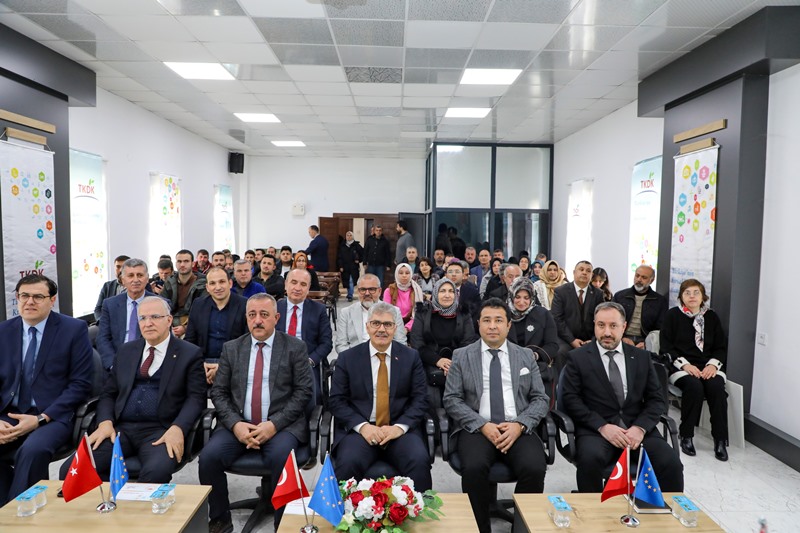 Valimiz Sayın Cahit ÇELİK, IPARD III Birinci Çağrı Kapsamında Desteklenecek Olan Projelerin Tanıtım Toplantısına Katıldı.