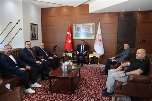 Vali Osman Hacıbektaşoğlu, İl Müdürü Halil Hacı ve Federasyon Başkanı Ercüment Taşdemir'i Kabul Etti
