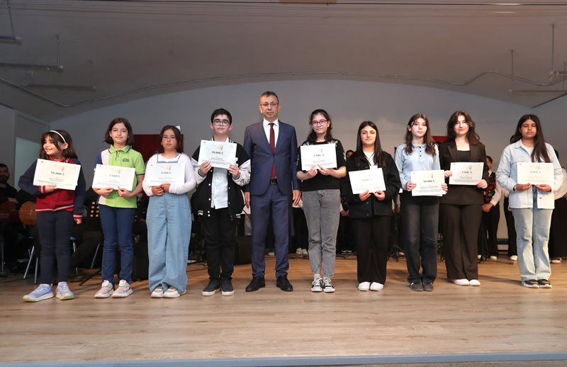 Yunus Emre Kültür ve Sanat Haftası etkinlikleri kapsamında "Bir Nefes Yunus" programı düzenlendi.