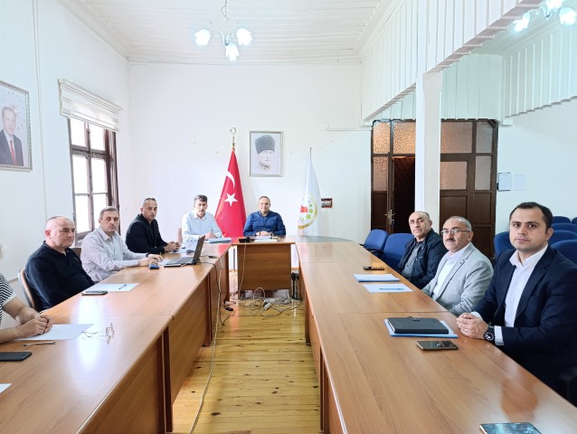 İlimizde bütüncül bir anlayışla yürütülen sosyal yardımlarla ilgili değerlendirme toplantısı gerçekleştirildi.
