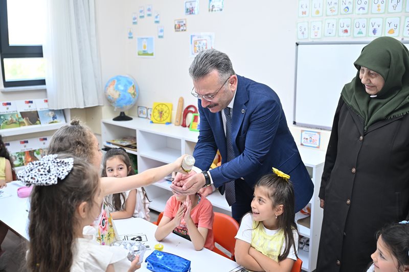 Sabiha-Fahrettin Demir Anaokulu'nun açılışını gerçekleştiren Valimiz Sayın Hüseyin Aksoy, okulu gezerek incelemelerde bulundu.