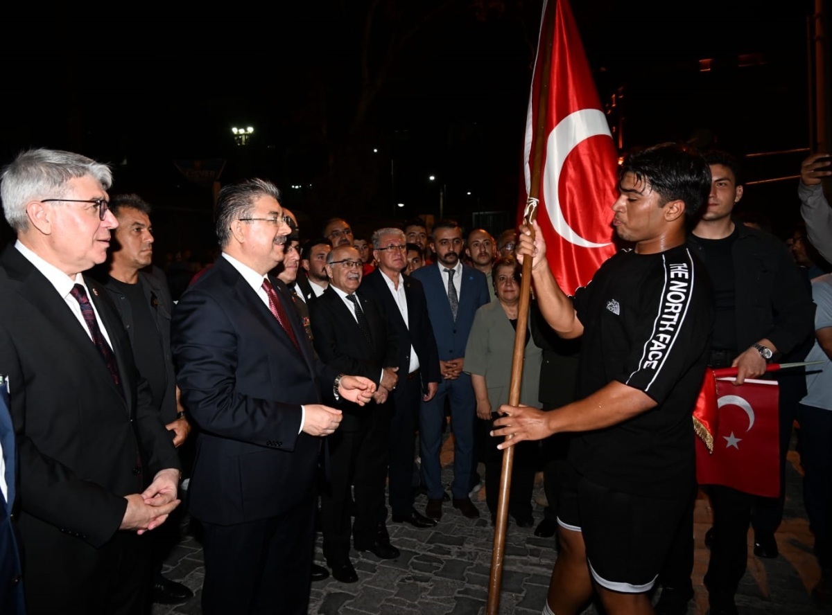 15 Temmuz Demokrasi ve Millî Birlik Günü Etkinlikleri Kapsamında "15 Temmuz Şehitleri Sancak Koşusu” Düzenlendi