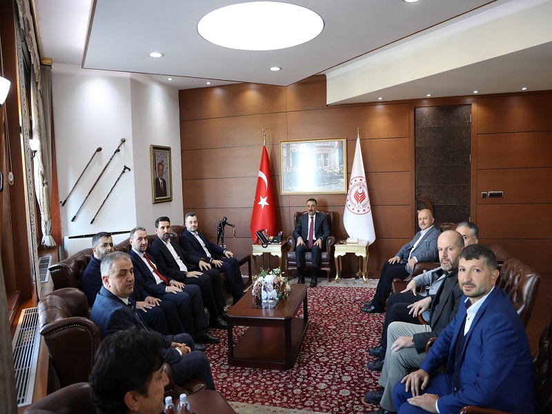 Vali Osman Hacıbektaşoğlu, Önder İmam Hatipliler Derneği Başkanı Abdullah Ceylan İle Beraberindeki Heyeti Kabul Etti