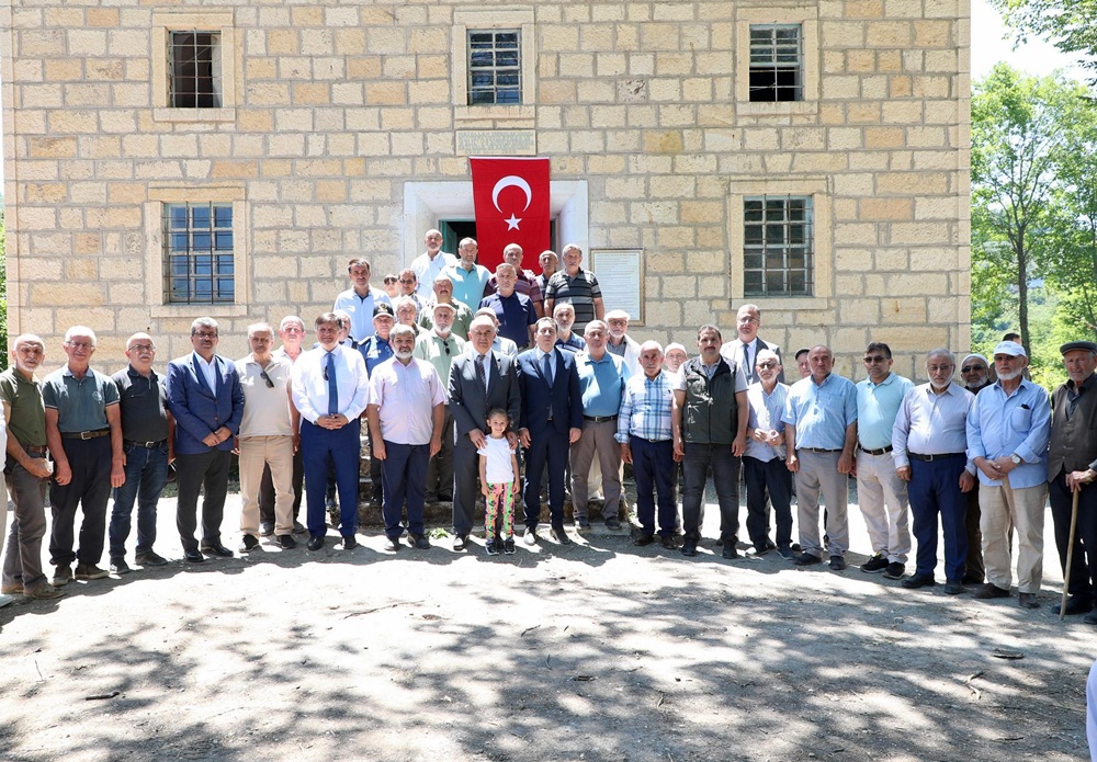 Vali Erol, Ünye İlçesi Kadılar Mahallesindeki Tarihi Mekanları Ziyaret Etti
