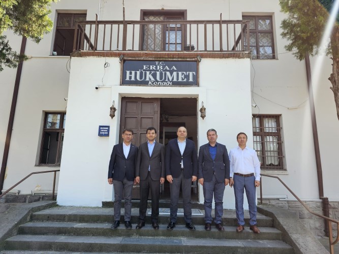 Tokat İl Özel İdaresi Genel Sekreteri Ahmet KAYHAN ve İl Genel Meclis Üyeleri göreve yeni başlayan Kaymakamımız Remzi DEMİR’i ziyaret etti.